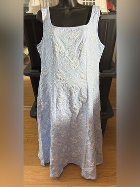 Plus Size Sleeveless Light Blue Floral Embossed Dress